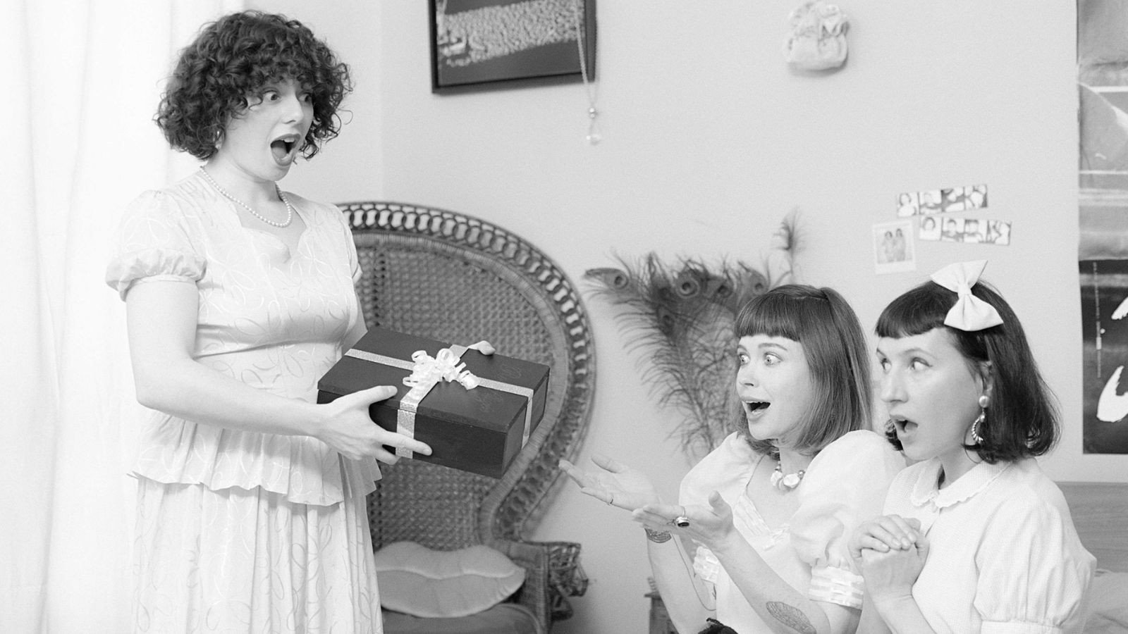 Romy & Laure... and the Mystery of the Enchanted Plug