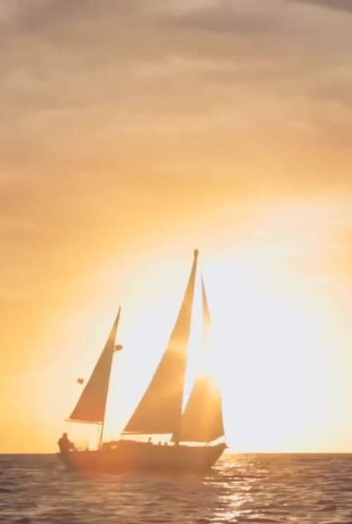 Twenty Eight Feet: Life on a Little Wooden Boat