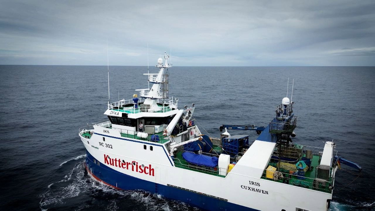 Gegen Wind und Wellen - Auf Fangfahrt mit den deutschen Seelachsfischern